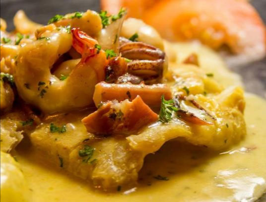 Filete de corvina  a lo macho 
