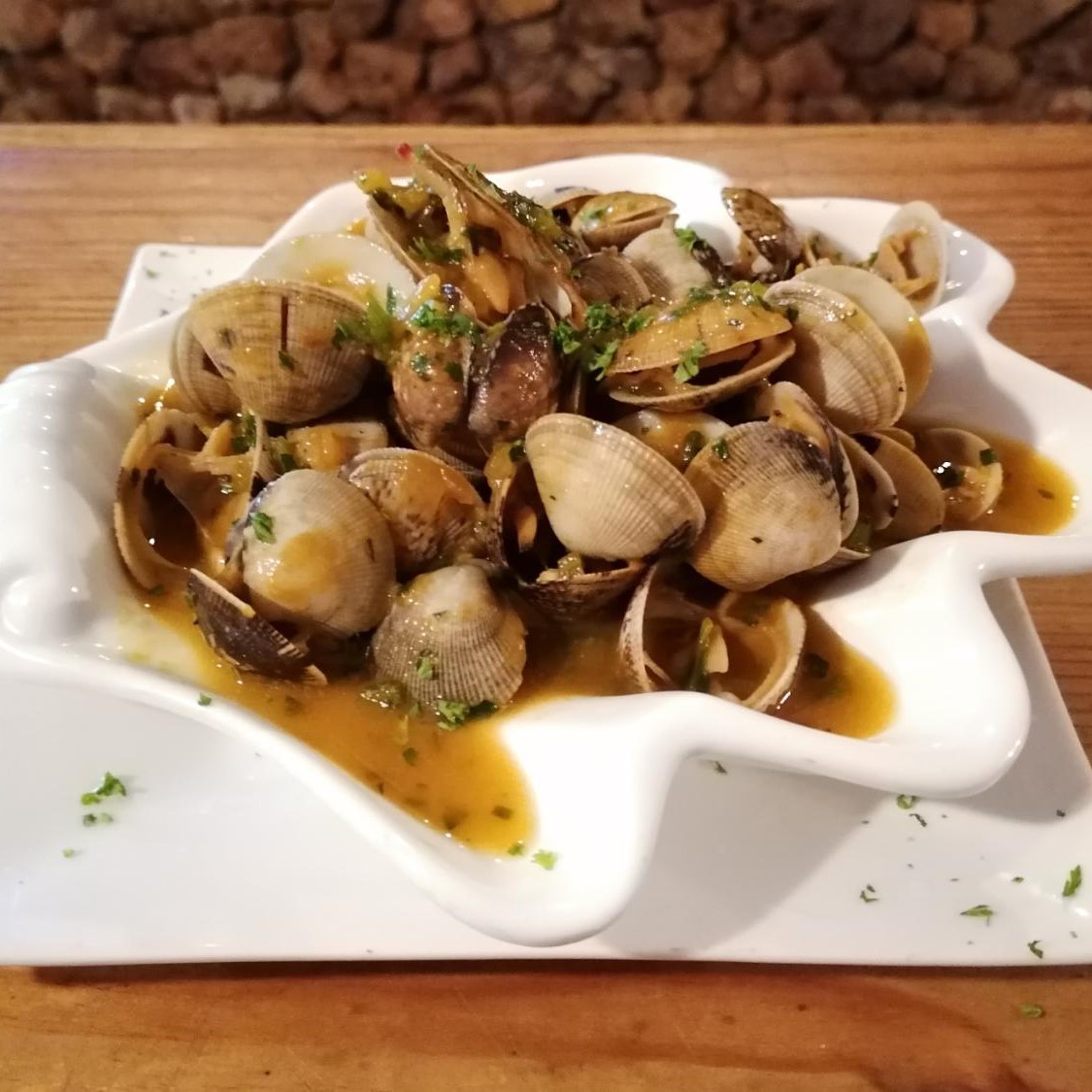 Almejas al ajillo 