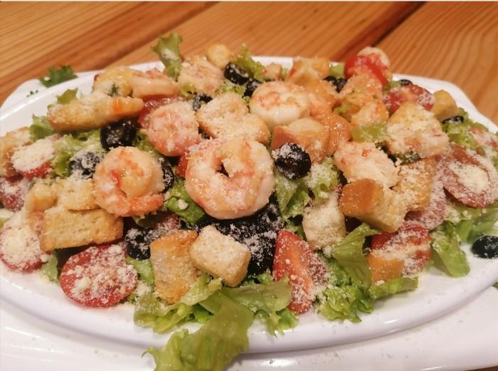 Ensalada cesar de camarónes 