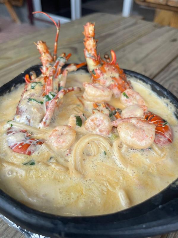 Espaguetis shrimp and lobster 